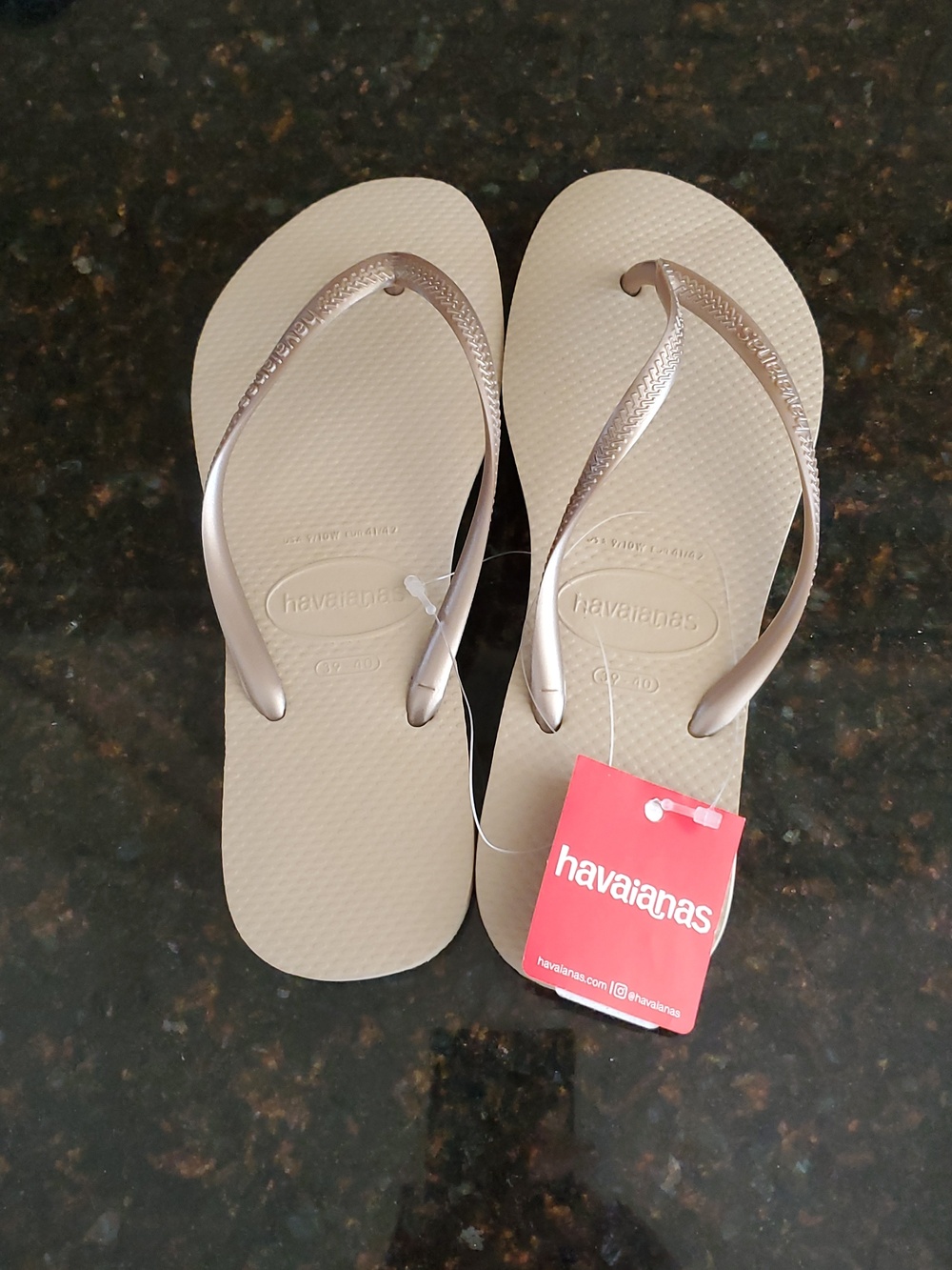Havaianas Slim Metallic Flip Flops in Beige/Light Gold